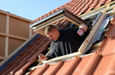 Pose de fenêtres de toit Velux à Lambruisse